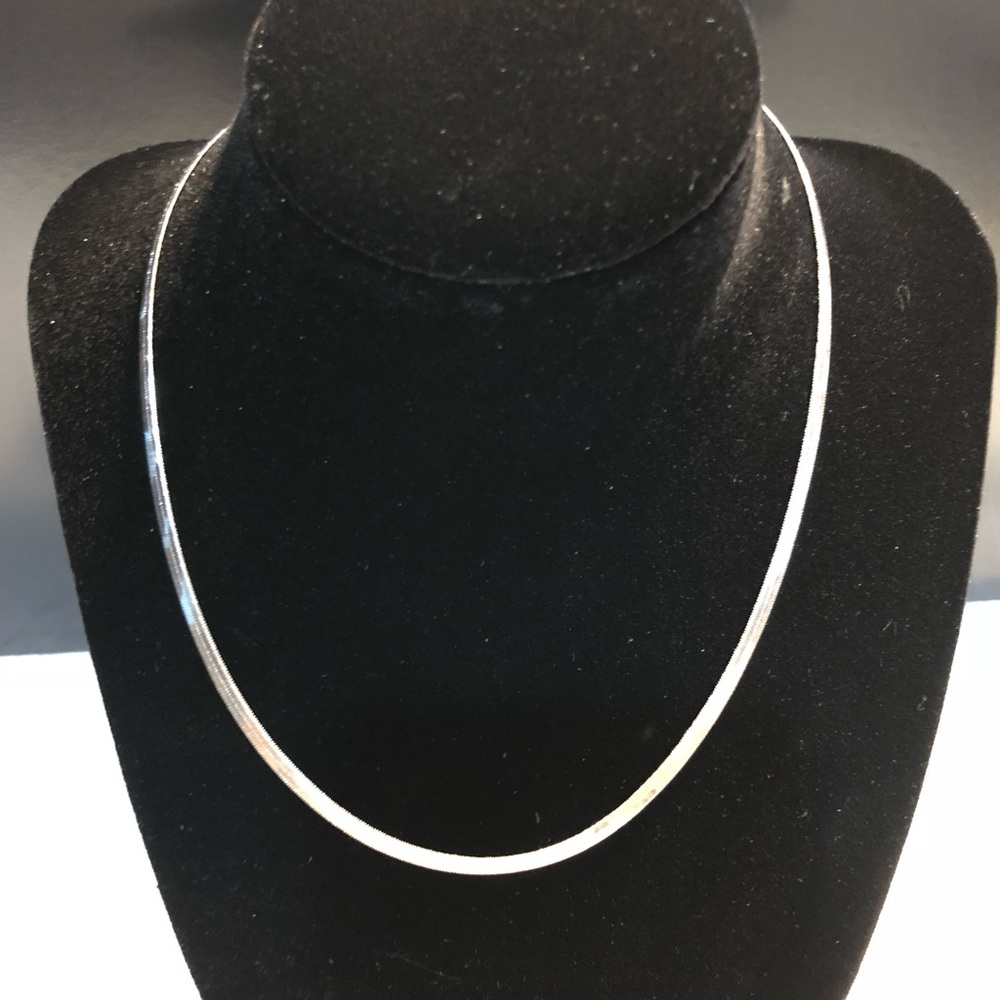 Silver toned flat necklace/choker